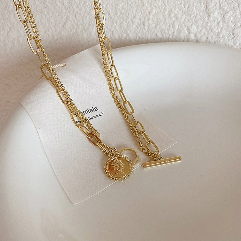 Queen in the Sun Collection 14K Gold Plated Double Layers Paper Clip&cuban Chain T Bar Portrait Queen Charm Choker Necklace