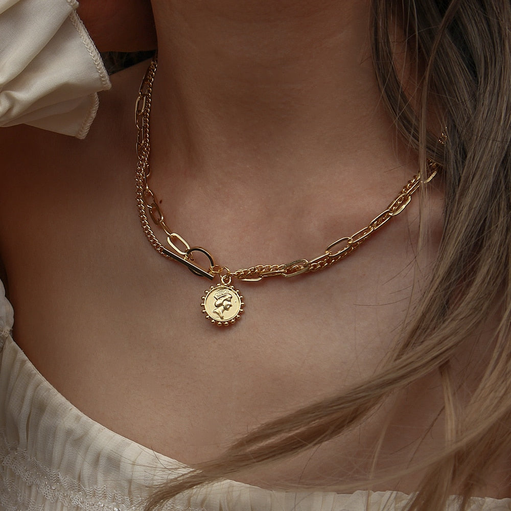 Queen in the Sun Collection 14K Gold Plated Double Layers Paper Clip&cuban Chain T Bar Portrait Queen Charm Choker Necklace