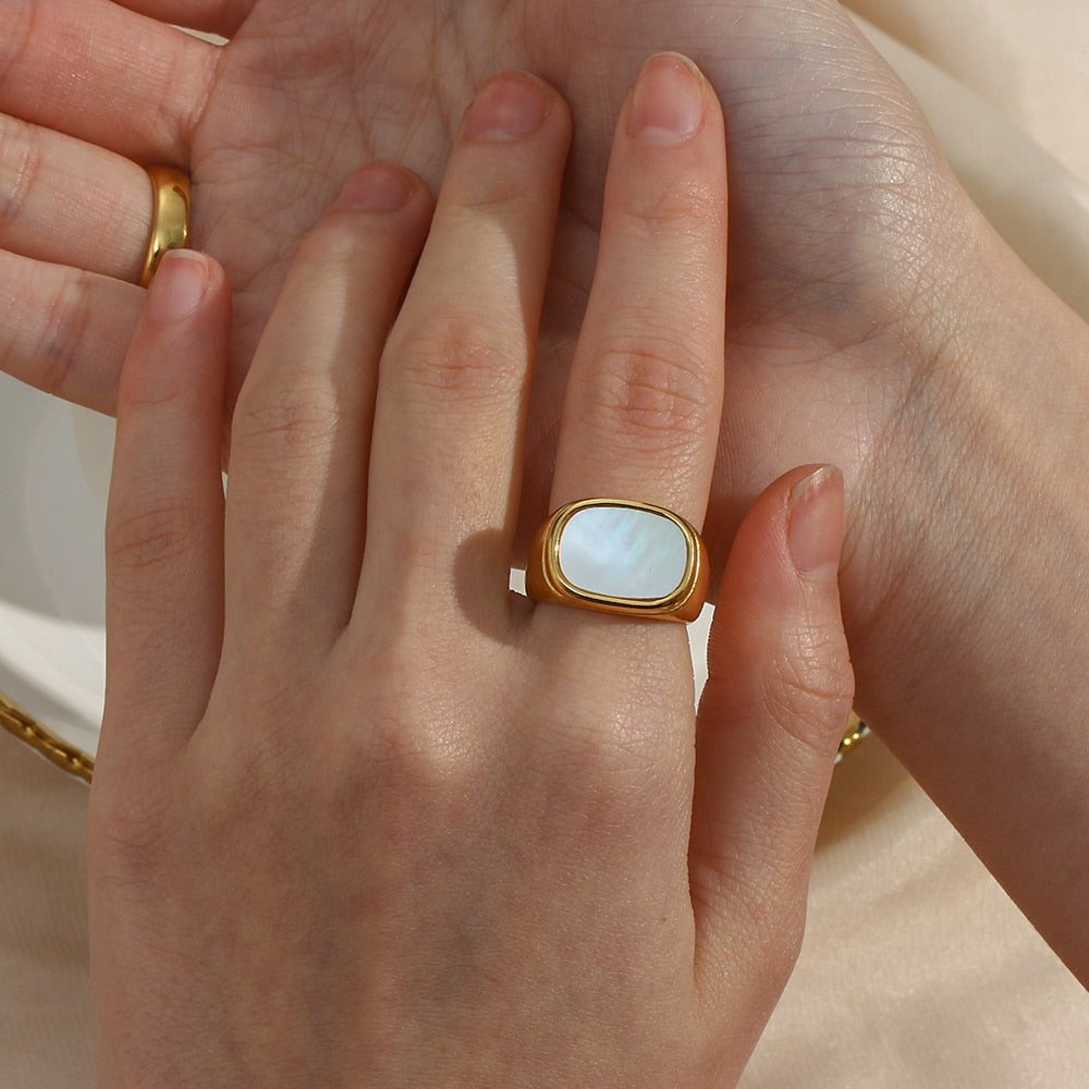 New Collection Classical Square Monther of Pearl Charm Stainless Steel Rings for Women Gold Plated White Shell Ring