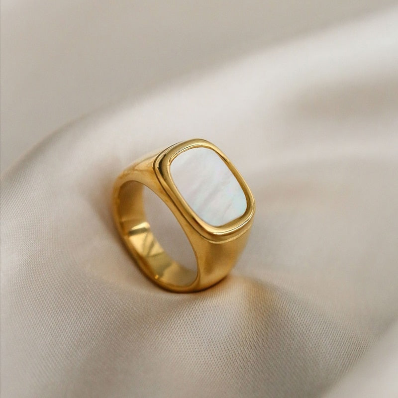 New Collection Classical Square Monther of Pearl Charm Stainless Steel Rings for Women Gold Plated White Shell Ring
